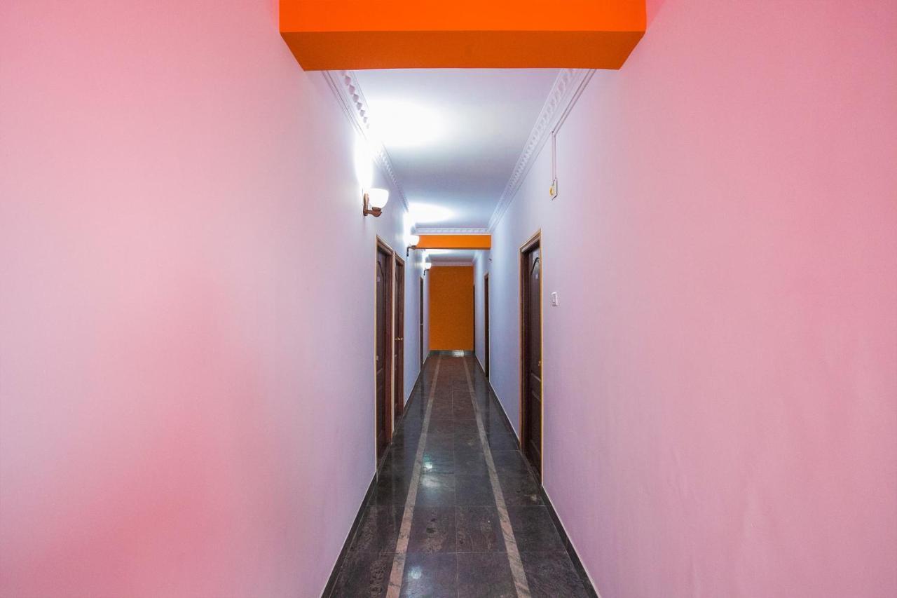 Oyo 16123 Chandana Deluxe Bangalore Exteriör bild