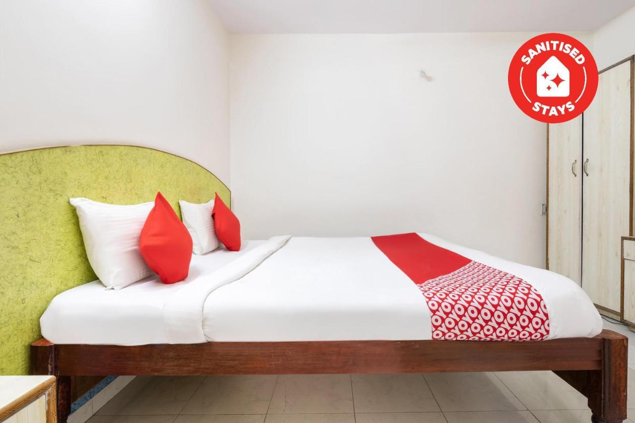 Oyo 16123 Chandana Deluxe Bangalore Exteriör bild