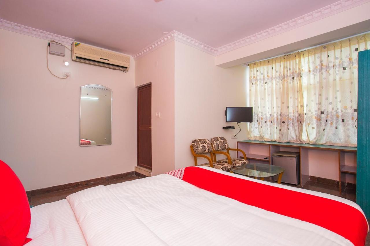 Oyo 16123 Chandana Deluxe Bangalore Exteriör bild