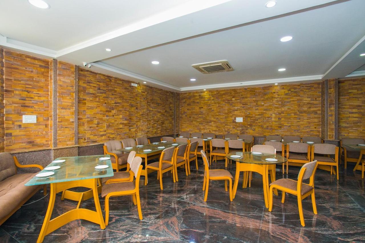 Oyo 16123 Chandana Deluxe Bangalore Exteriör bild