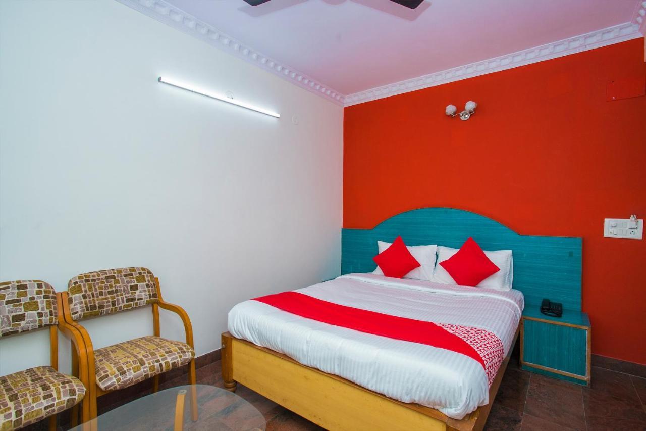 Oyo 16123 Chandana Deluxe Bangalore Exteriör bild