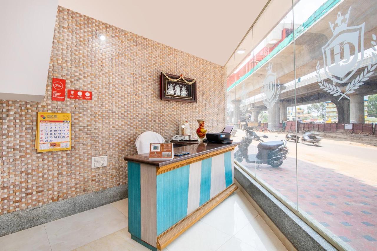 Oyo 16123 Chandana Deluxe Bangalore Exteriör bild
