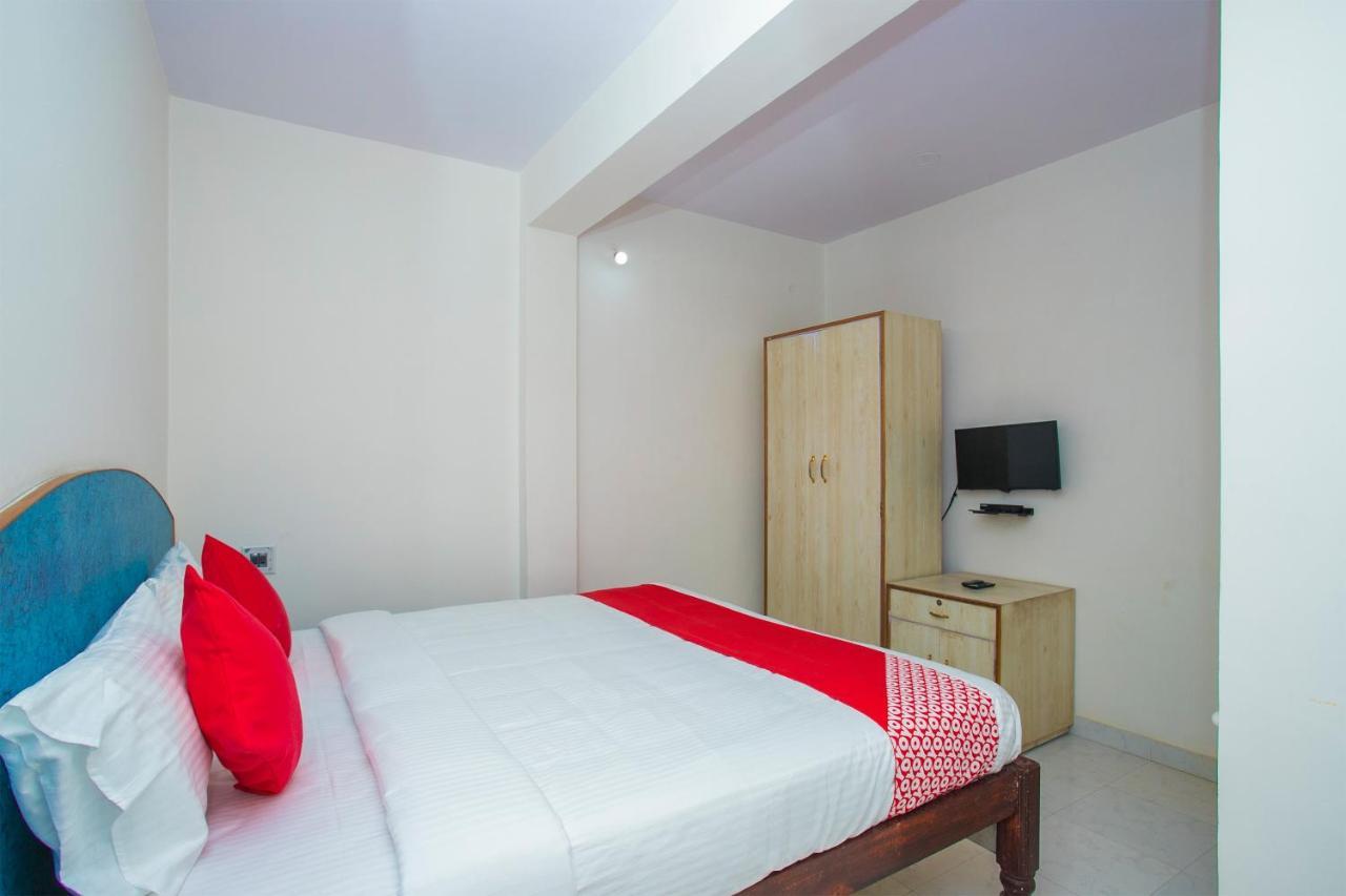Oyo 16123 Chandana Deluxe Bangalore Exteriör bild