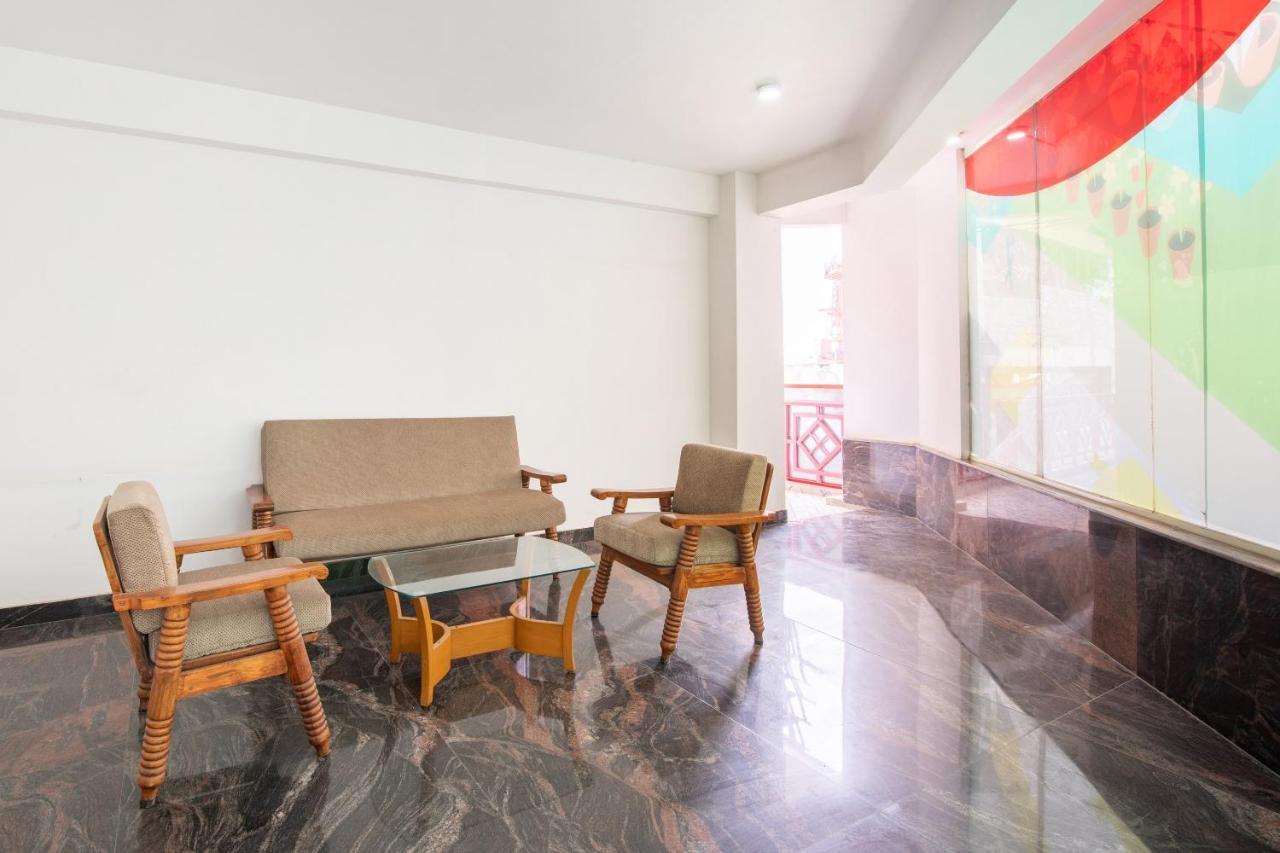 Oyo 16123 Chandana Deluxe Bangalore Exteriör bild