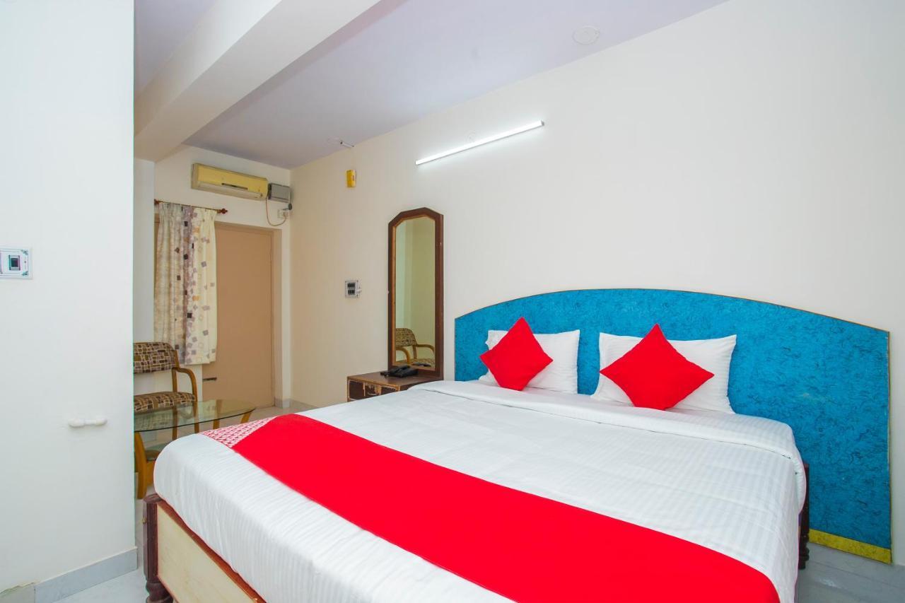 Oyo 16123 Chandana Deluxe Bangalore Exteriör bild