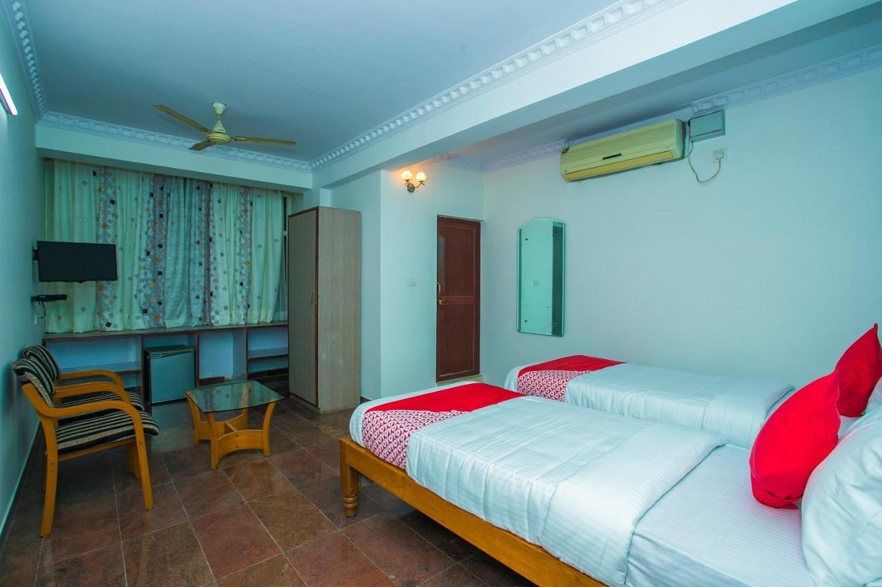 Oyo 16123 Chandana Deluxe Bangalore Exteriör bild