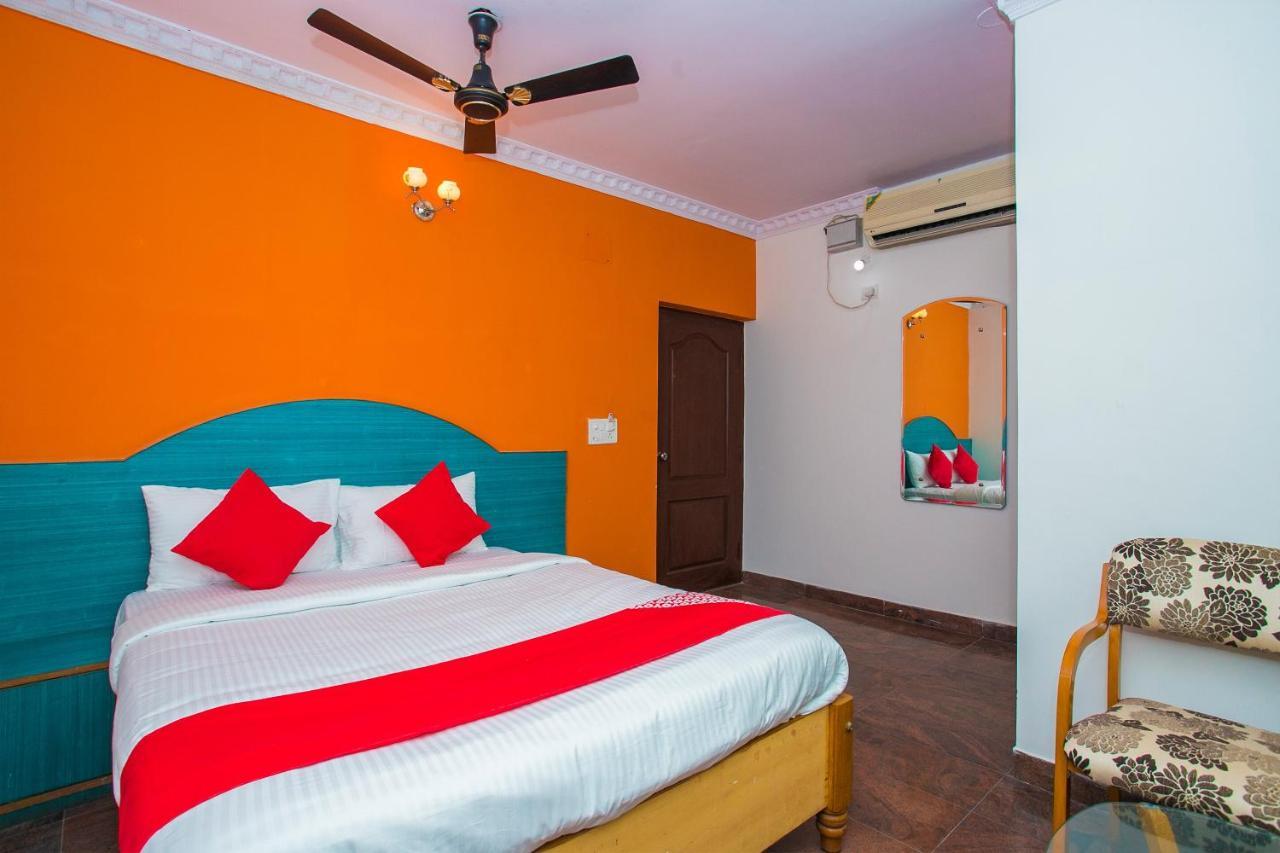 Oyo 16123 Chandana Deluxe Bangalore Exteriör bild