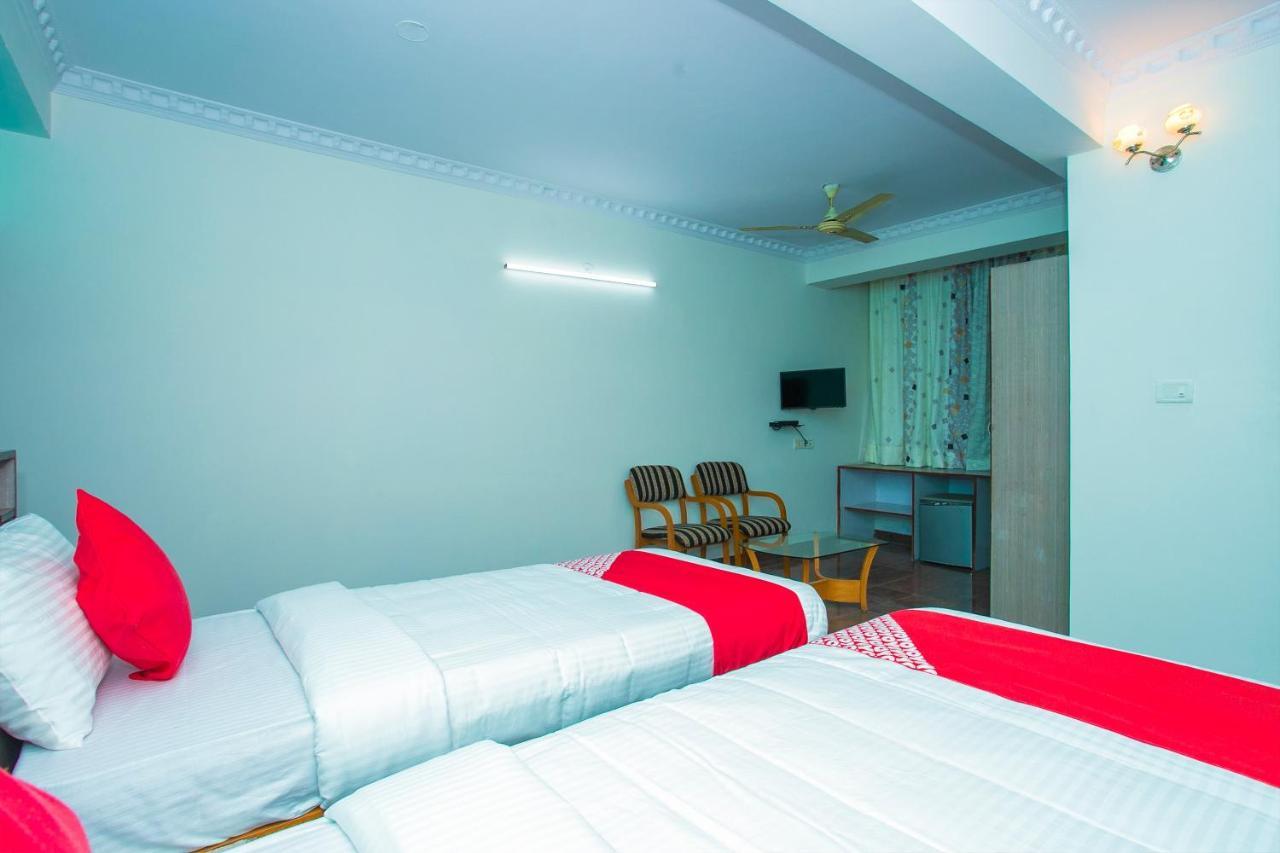 Oyo 16123 Chandana Deluxe Bangalore Exteriör bild