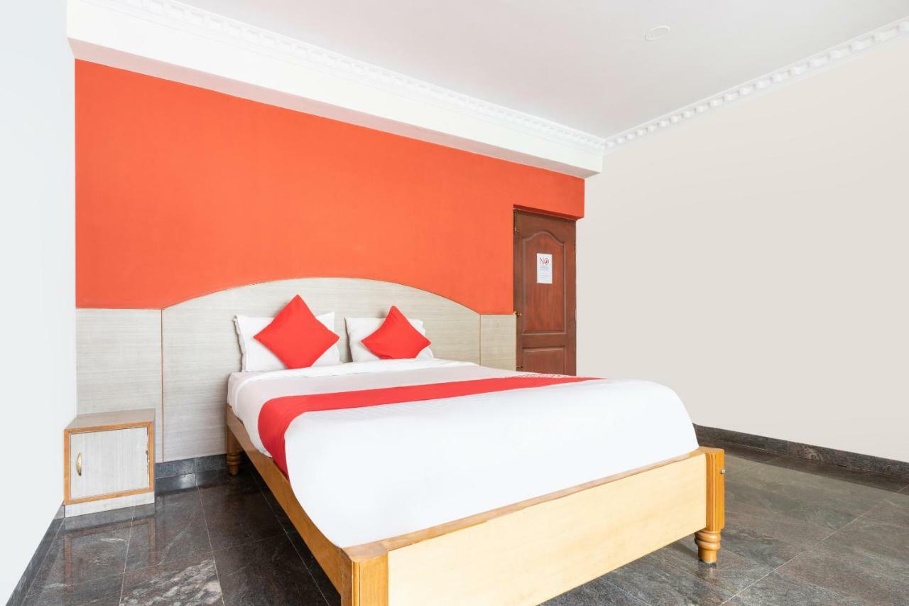 Oyo 16123 Chandana Deluxe Bangalore Exteriör bild